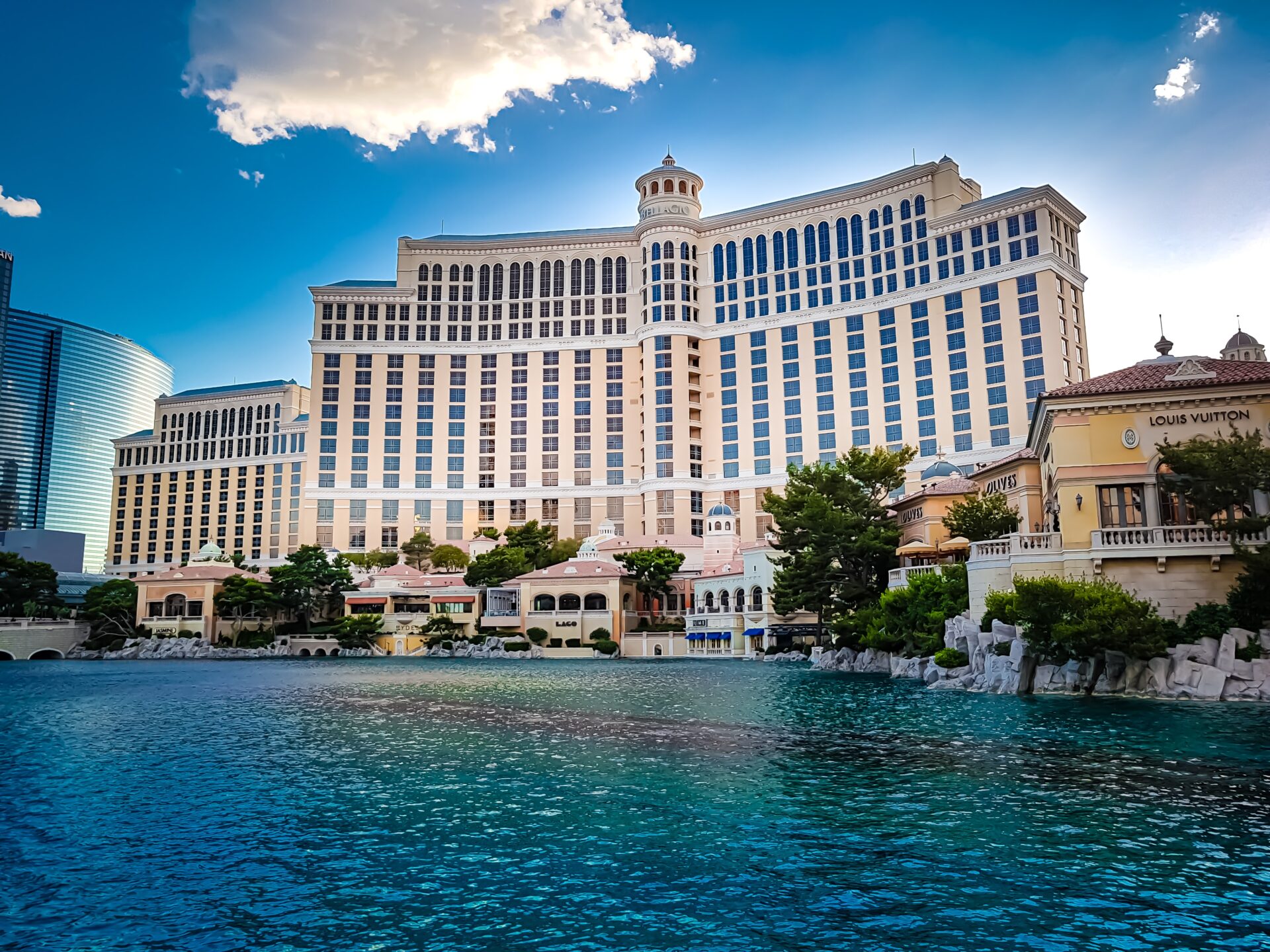 ホテル予約サイトはなぜ安いのか仕組みを解説!おすすめ5選も紹介! | 小町のお役立ちメモ